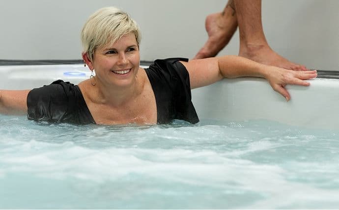 Oasis Room - Warm Magnesium Bath